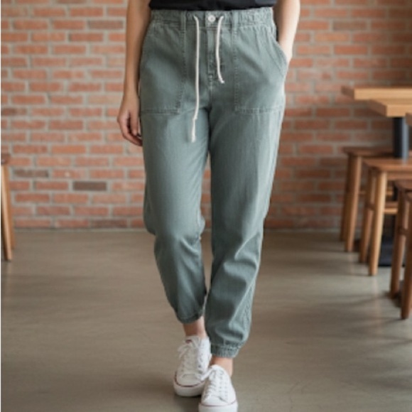 American Eagle Sage Green Cargo Jogger Pants Size 8  Distressed Style - Picture 1 of 9